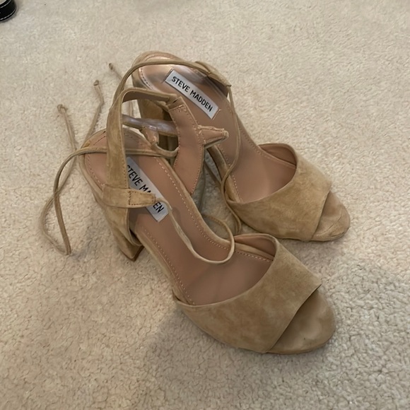Steve Madden Suede heels